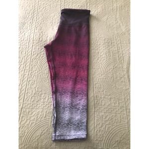 4 Medium/large cropped leggings